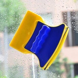 Magnetic window glass cleaner
